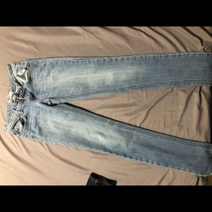 Light wash skinny jeans